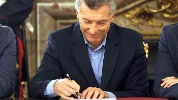 Macri, entre los presidentes que menos usaron los DNU.