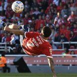 Dos futbolistas argentinos nominados al Premio Puskas y una al Premio Marta por el mejor gol del año Dos futbolistas argentinos nominados al Premio Puskas y una al Premio Marta por el mejor gol del año