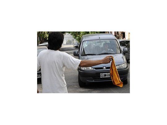 Buscan limitar actividad de trapitos a 30 cuadras a la redonda de eventos masivos