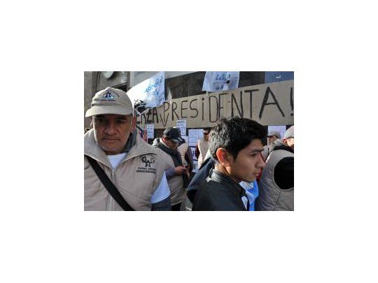 Vigilia militante en la puerta de la Fundación Favaloro