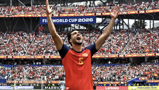 Mikel Merino marcó sobre el final el gol que clasificó a España a las semifinales. Mikel Merino marcó sobre el final el gol que clasificó a España a las semifinales.