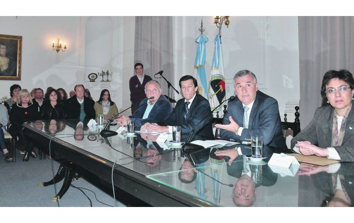 ámbito.com | Aliento. “Hemos tomado la decisión de instituir un premio por asistencia perfecta al personal directivo y docente de todos los niveles, en instituciones de gestión estatal”, señaló ayer Morales junto a parte de su gabinete.