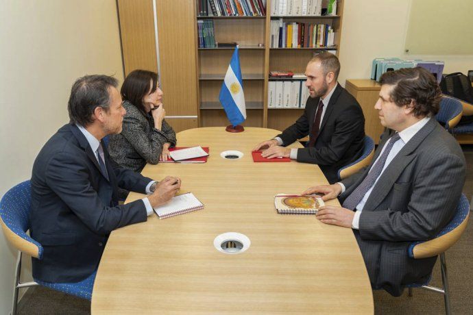 el-ministro-economia-martin-guzman-la-directora-adjunta-del-departamento-del-hemisferio-occidental-j