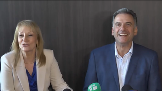 El presidente electo Yamandú Orsi se reunió con su vice Carolina Cosse y luego encabezaron una conferencia de prensa.