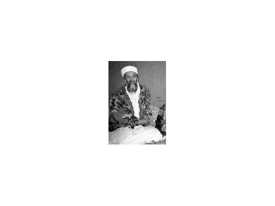 Osama bin Laden, el mecenas del terrorismo, saltó a la primera plana de todos los diarios del mundo tras los ataques a las Torres Gemelas y al Pentágono. Su paradero es un misterio.