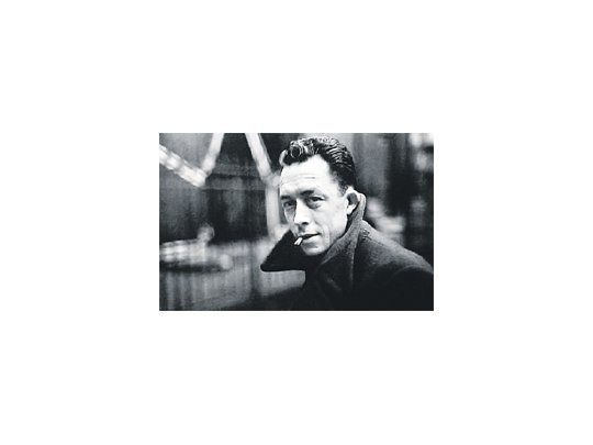 Albert Camus, autor de clásicos modernos como “La peste” y “El extranjero”, será recordado en Buenos Aires con múltiples actividades que incluyen conferencias, seminarios y representaciones de sus obras.