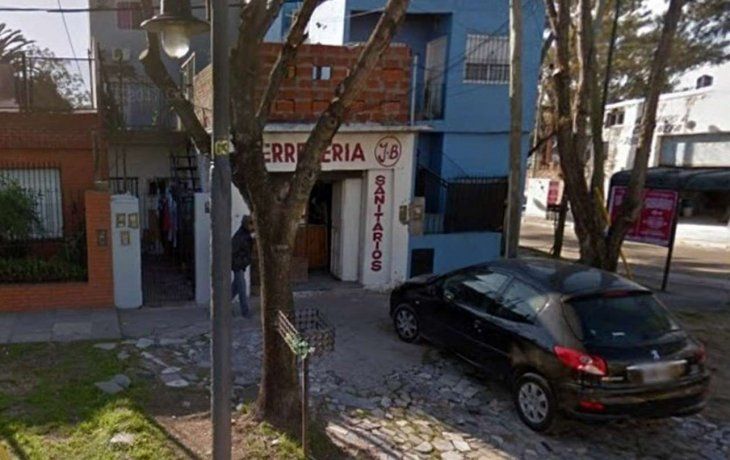 Ferretero se defiende a los tiros de un asalto a su negocio y mata a un ladrón y hiere a cliente