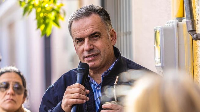 Yamandú Orsi descartó iniciar acciones legales por el momento contra su denunciante.