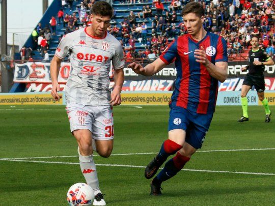 Se le escapó. San Lorenzo le ganaba a Unión por dos goles de diferencia pero terminó empatando en el Bajo Flores.