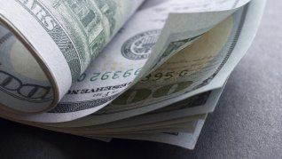 El dólar minorista en el Banco Nación se sostiene por encima del dólar informal. El dólar minorista en el Banco Nación se sostiene por encima del dólar informal.