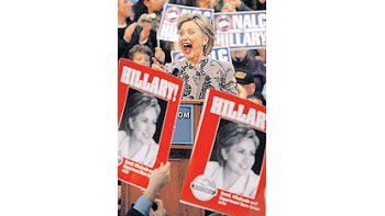ámbito.com | Exultante se mostró Hillary Clinton ante sus seguidoresatribuirse el triunfo en la primaria de New Hampshire. Suvictoria significó un fracaso rotundo para los encuestadores.
