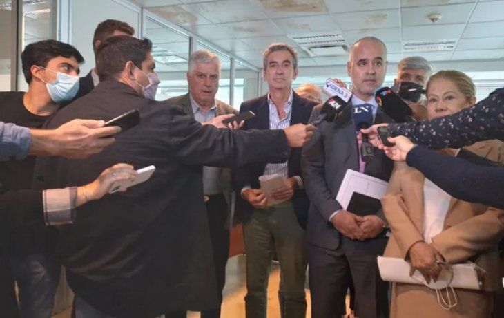 El interbloque federal anunciando que no acompañará el plan económico del Gobierno.