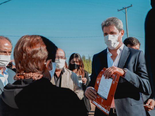 Uñac hoy en acto de entrega de viviendas en San Juan.