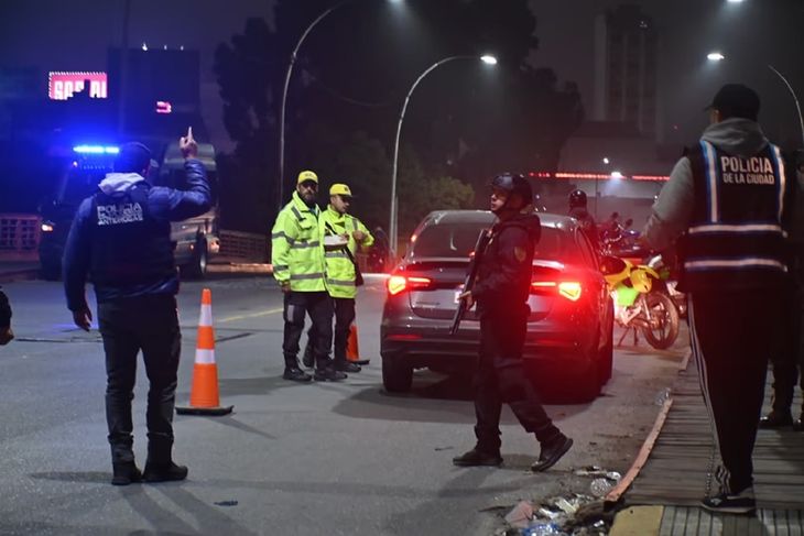El megaoperativo incluyó 27 pasos peatonales, 48 puntos vehiculares y 16 nodos estratégicos. El megaoperativo incluyó 27 pasos peatonales, 48 puntos vehiculares y 16 nodos estratégicos.
