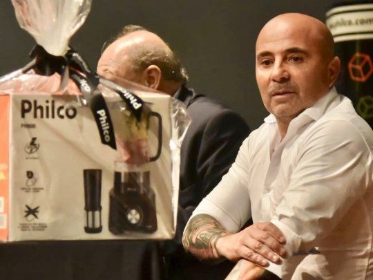 Jorge Sampaoli fue presentado en Santos y habló de la Selección y el Mundial.