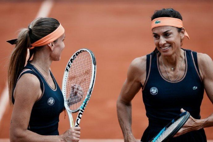 Gaby Sabatini y Dulko se lucieron en el debut del torneo de leyendas de Roland Garros