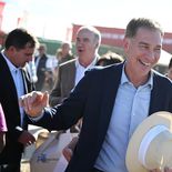 Diego Santilli fue invitado por Karina Milei al acto de La Libertad Avanza de este sábado e Suipacha. Diego Santilli fue invitado por Karina Milei al acto de La Libertad Avanza de este sábado e Suipacha.