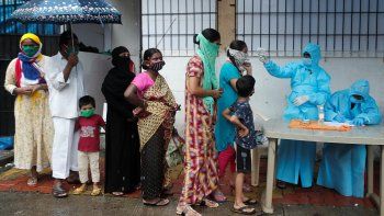 Alto avance en India de la pandemia de coronavirus: posee una de las curvas de contagio m&aacute;s aceleradas y m&aacute;s de 48 mil muertos.&nbsp;