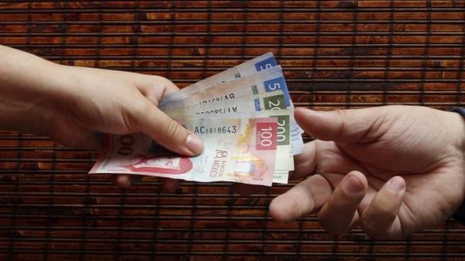 El ISSSTE confirma que baja la edad de retiro para que miles de mujeres puedan cobrar su jubilación anticipada.