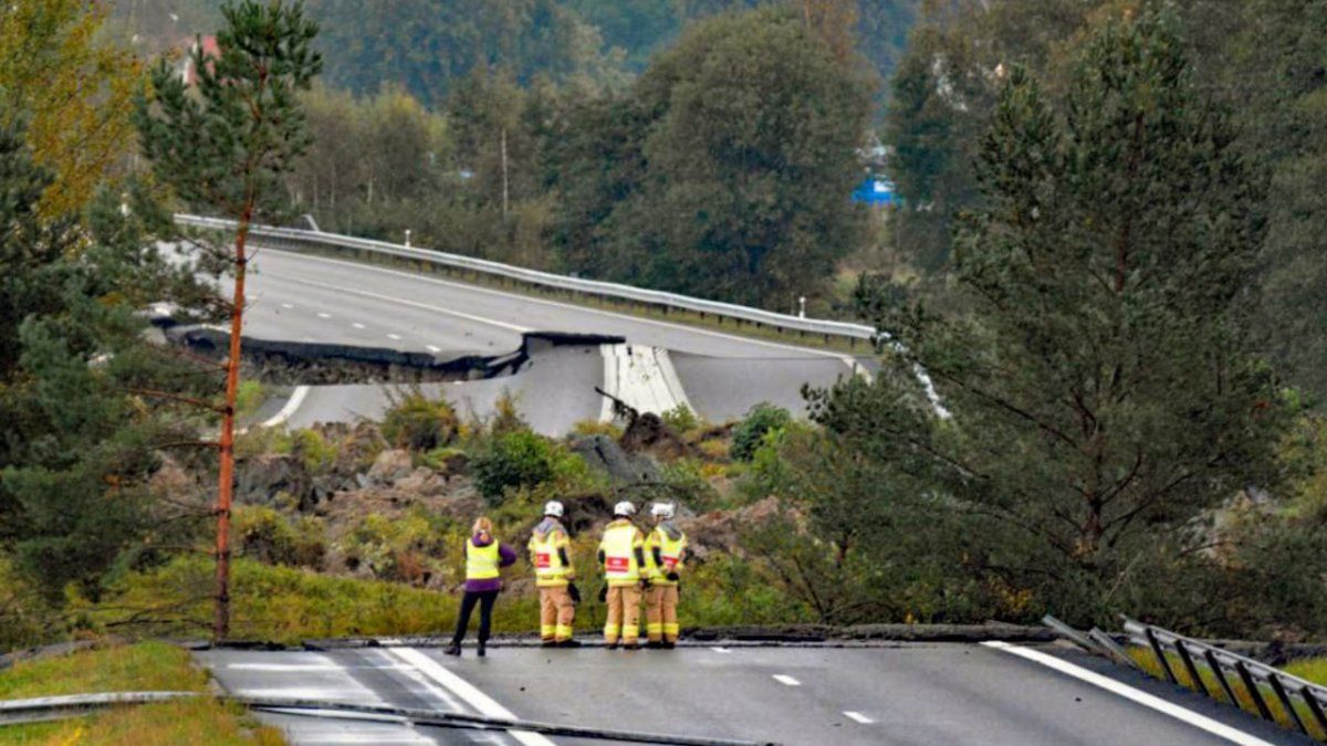 A highway in Sweden collapsed and several cars and trucks were trapped