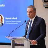 Manuel Adorni enfrenta una nueva denuncia, esta vez por enriquecimiento ilícito. Manuel Adorni enfrenta una nueva denuncia, esta vez por enriquecimiento ilícito.