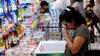 Las ventas en supermercados, en mayoristas y en los centros de compras alcanzaron 11 meses consecutivos de caída.