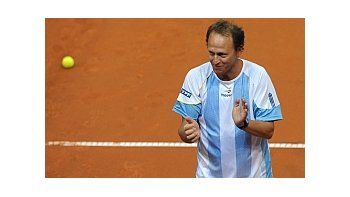 Jaite sonríe y festeja mientras espera a Del Potro para abril.