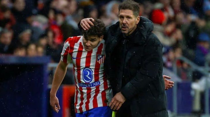 El Atlético de Madrid rechazó públicamente una posible transferencia de Álvarez al Barcelona. El Atlético de Madrid rechazó públicamente una posible transferencia de Álvarez al Barcelona.