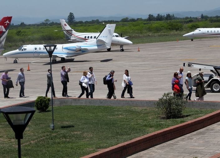 Cambiemos llegó con 15 aviones privados en Jujuy (foto 22)