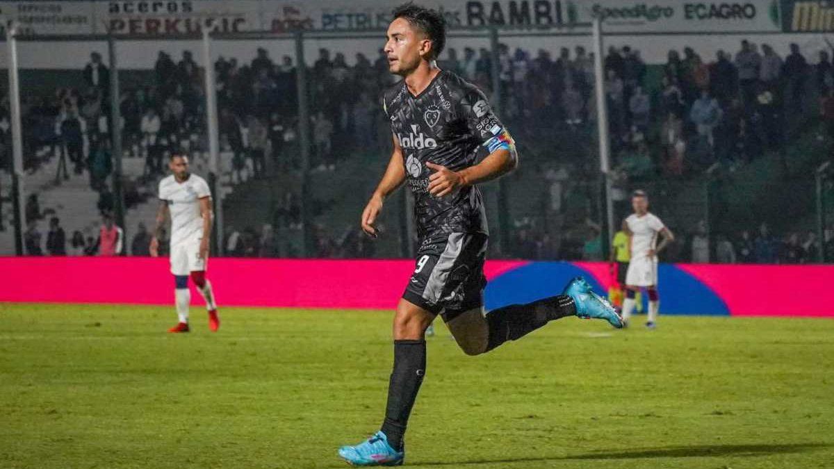 Sarmiento won convincingly and sank San Lorenzo further