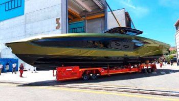 el impresionante yate lamborghini que compro y ostento mcgregor en las redes