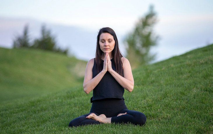 &nbsp;Nos acostamos preocupados y nos levantamos preocupados destruyendo nuestra propia salud. Bajo este concepto, la meditación, sobre todo a esta altura del año, resulta la mejor opción a la hora de desentrañarnos.