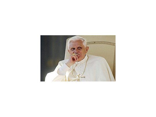 Benedicto XVI indicó que siente una gran consternación por los curas que desfiguraron su sacerdocio