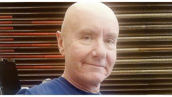ámbito.com | Welsh. “Siempre trato de provocarme a mí mismo antes que a los otros. Si no reacciono, sé que no voy a tener efecto en mis lectores.”