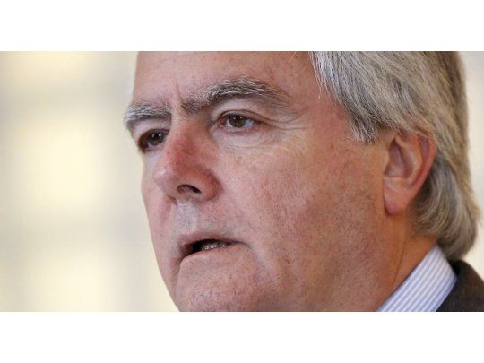 Consultado acerca de si el oficialismo estaría dispuesto a eliminar o modificar los superpoderes, respondió que “un cambio tan fuerte de cultura presupuestaria por ahí necesita adecuaciones en el camino”. “Pero no estoy en ninguna discusión fina sobre este tema. El trabajo de aprobación de este presupuesto va a ser más intenso y más serio de lo que fue en el pasado”, añadió.