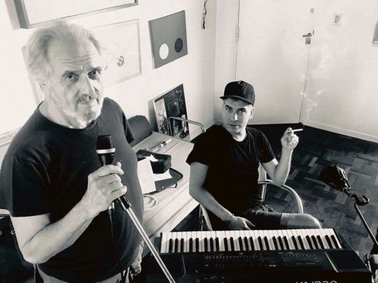 golosina caníbal. Roberto Jacoby y Nacho Marciano en las sesiones de grabación del primer trabajo como cantante del letrista de las mejores canciones de Virus.