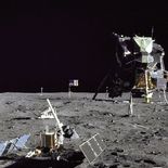 Charles M. Duke, uno de los pocos hombres en pisar la Luna, aclaró, a través de un reel de Instagram por qué las estrellas parecen desaparecer cuando se observa el espacio desde una nave o el suelo lunar. Charles M. Duke, uno de los pocos hombres en pisar la Luna, aclaró, a través de un reel de Instagram por qué las estrellas parecen desaparecer cuando se observa el espacio desde una nave o el suelo lunar.