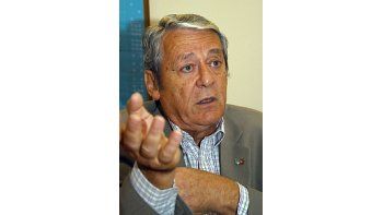 Carlos Kunkel.