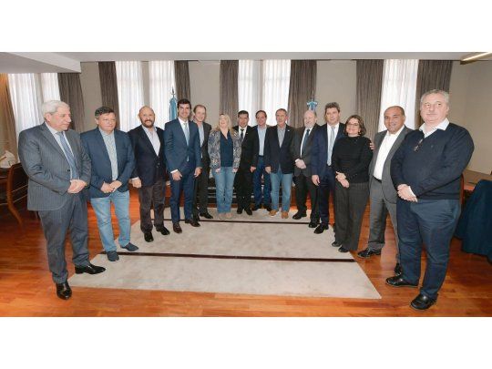 Reedición aumentada. Una docena de mandatarios peronistas y un vice se reunieron el 3 de agosto en la Casa de Entre Ríos. Post-PASO, el miércoles habrá una nueva cumbre, que sumará a caciques extra PJ.