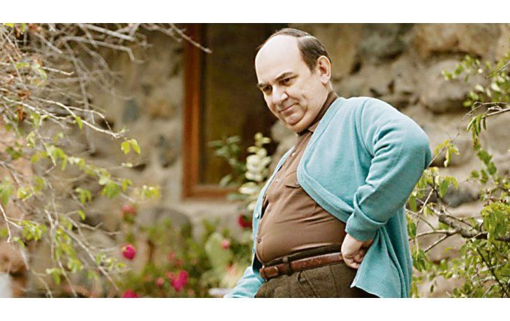 ámbito.com | Neruda. Luis Gnecco, encarnando  como pocos al poeta en todas sus facetas, malas y buenas