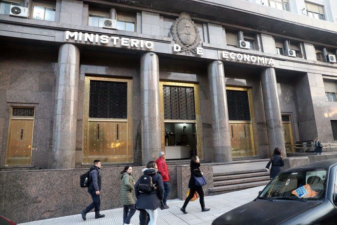 El Gobierno despejó las dudas sobre el pago de la deuda de enero 2025