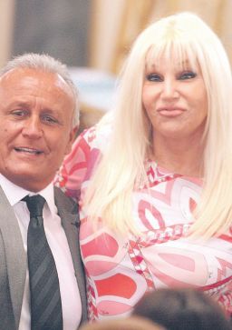 Miguel del Sel y Susana Giménez tuvieron la representación del show business en el acto en Gobierno. El cómico fue candidato a gobernador en Santa Fe. La animadora fue con Gustavo Yankelevich.