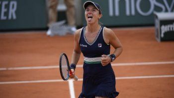 historico: podoroska vencio a la cinco del mundo y llego a la semifinal de roland garros