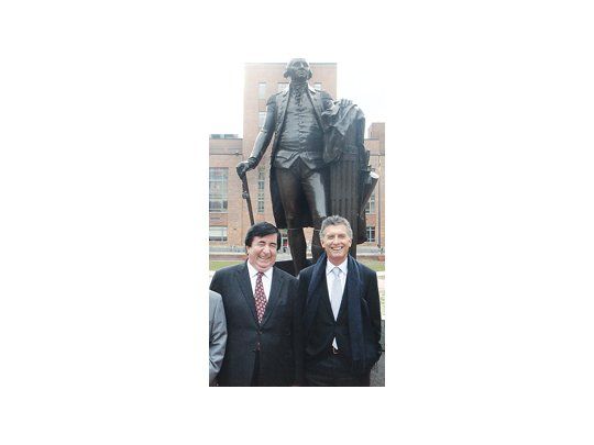 Mauricio Macri y Jaime Durán Barba, ayer en Washington, donde el jefe de Gobierno participó de un seminario donde habló de cómo deben ser los buenos políticos.