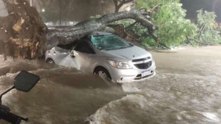 La provincia de Tucumán atraviesa varias jornadas de intensas lluvias que provocaron inundaciones, crecidas de ríos y serias dificultades para la circulación en distintas localidades.