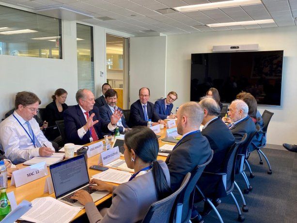 Martín Guzmán reunido en Washington.