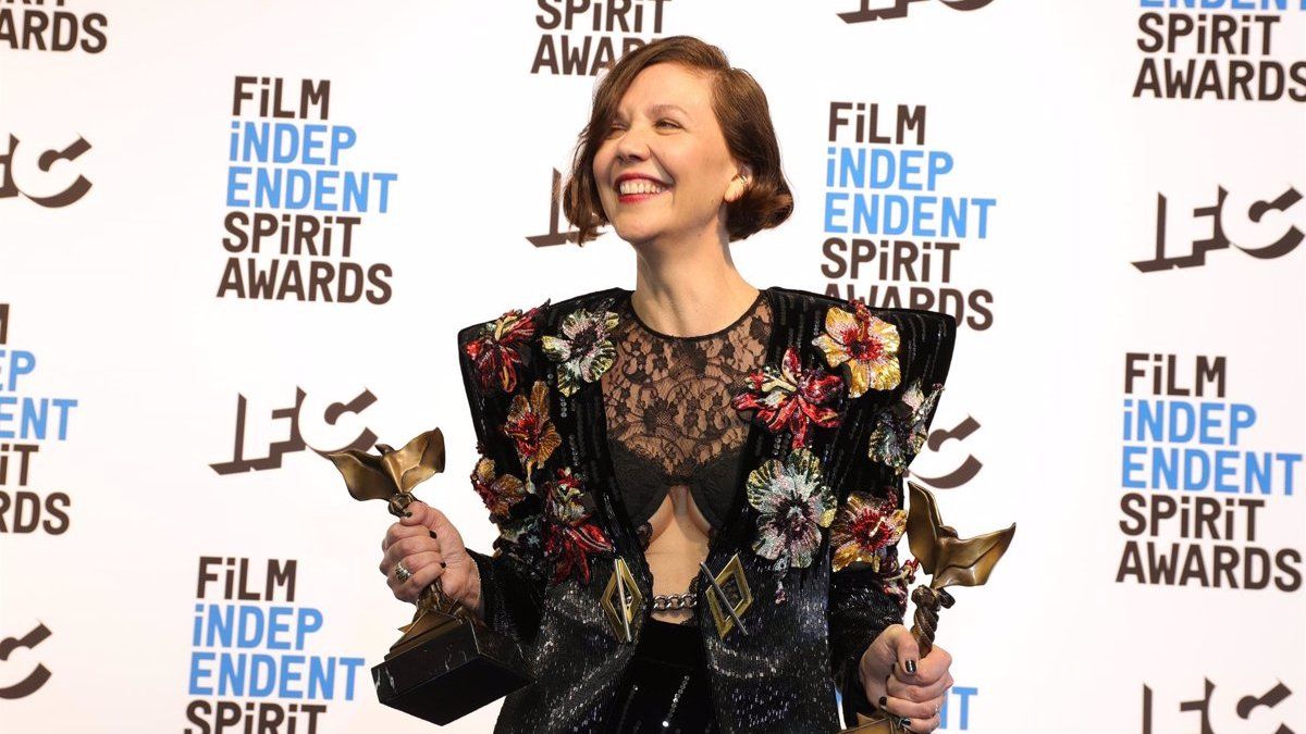 Road to the Oscars 2022: Maggie Gyllenhaal’s “The Dark Daughter” triumphs at the independent film awards