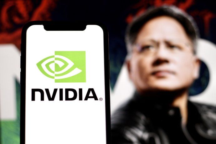 Nvidia consolidó su rol como termómetro global de la inversión en inteligencia artificial, con ingresos récord y un fuerte crecimiento de Data Center, el negocio que concentra la demanda por infraestructura de IA. Nvidia consolidó su rol como termómetro global de la inversión en inteligencia artificial, con ingresos récord y un fuerte crecimiento de Data Center, el negocio que concentra la demanda por infraestructura de IA.