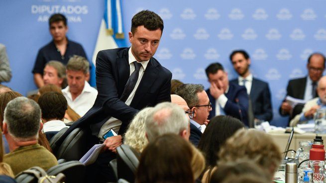 De Loredo defendió al bloque de la UCR y comparó al Gobierno con un sketch de Capusotto