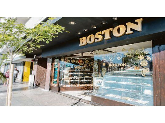 complicaciones. Los planes de expansión de la tradicional confitería marplatense quedaron en el olvido. Ahora se debate por la supervivencia.